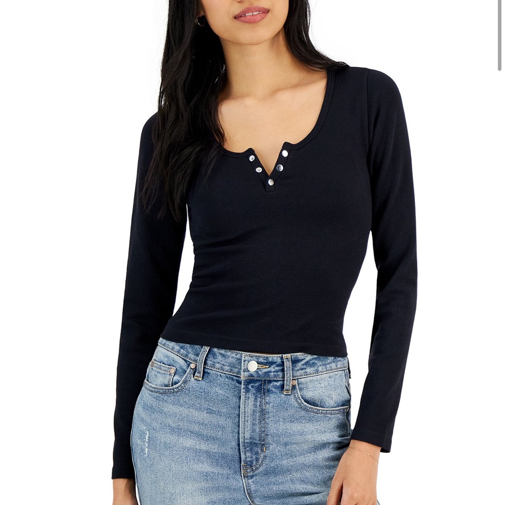 Juniors' Henley Ribbed Seamless Long-Sleeve Top